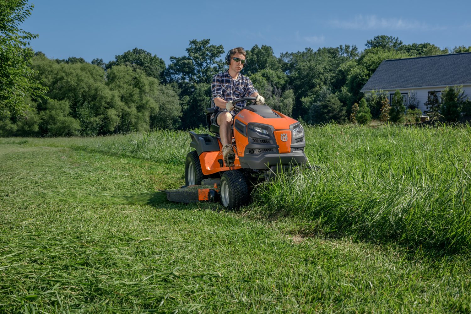 Husqvarna 300 Series Garden Tractors