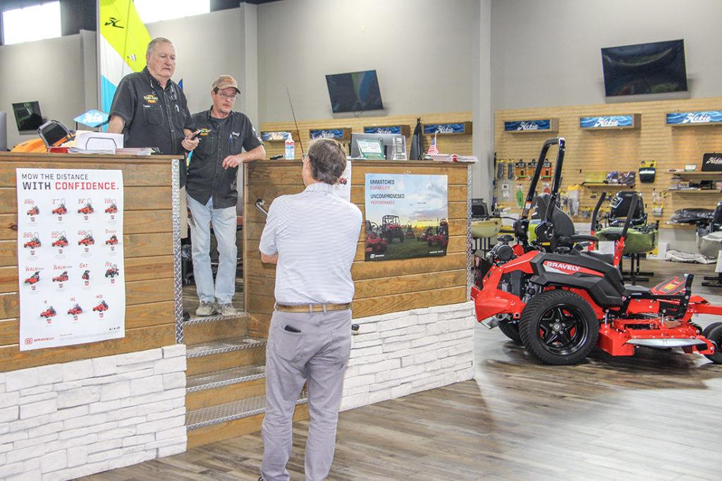 TwinCity_6269 Shop Pet - Watson Lawn and Outdoor