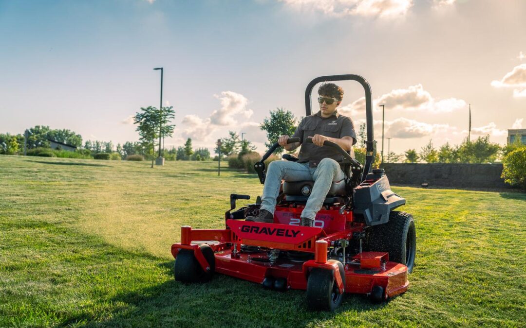 New From Gravely: Pro-Turn 200 Zero-Turn 